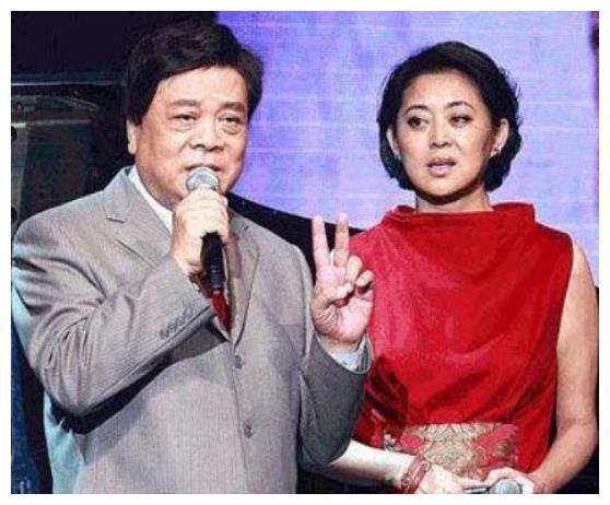 蔡明倪萍凑一块像看小品