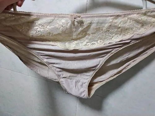 女子网购牛仔裤竟拆出发黄内裤
