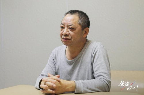 官员感到年龄没优势 退前大捞一把