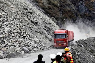 河南暴雪车主被困国道山路5小时