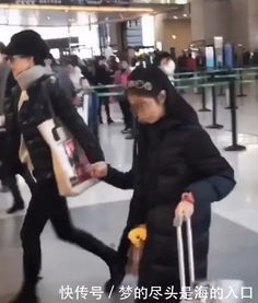 马伊琍女儿晒新年照 姐妹俩酷似文章