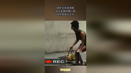 3岁假肢女童自信走上T台
