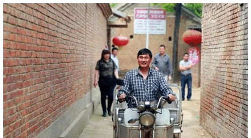 大衣哥辟谣买豪宅给儿媳开金店