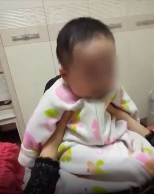 老公送产后老婆10万元钱塔