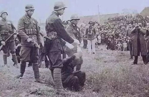 乌阵亡军人家属：战争夺走黄金一代