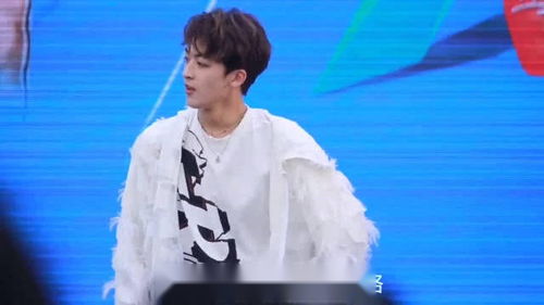 王栎鑫今天造型是春晚pass掉的