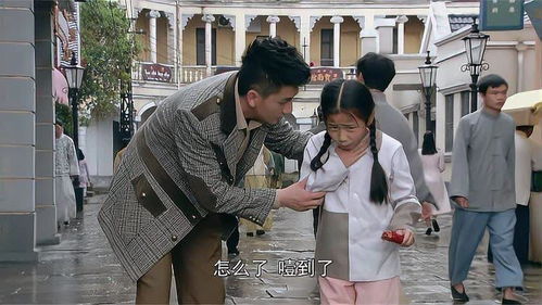 哥哥带四月龄妹妹参加活动被围观