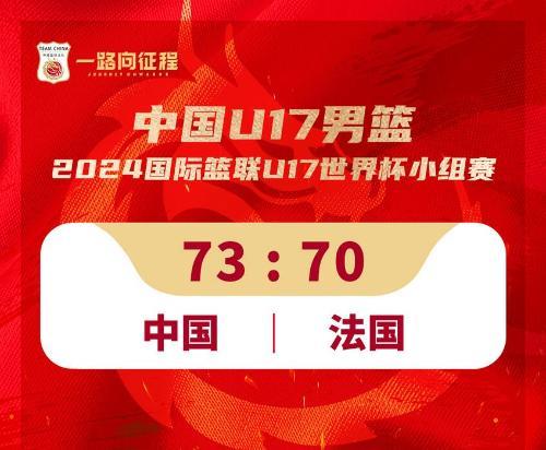 男子喜得千金办满月请十班舞台车