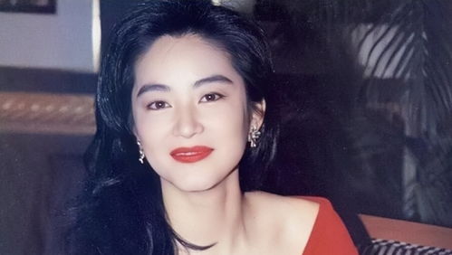 74岁刘晓庆晒赏花美照