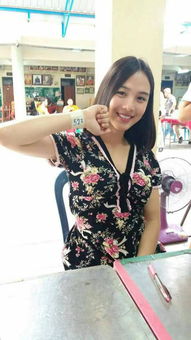 泰国征兵现场：诸多“美女”来抽签