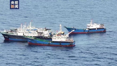 菲护卫艇非法侵入中国黄岩岛领海