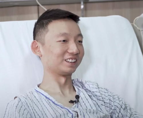 父亲为女儿庆生 把货车改造成城堡