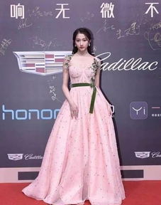 关晓彤说华表奖造型就是方便走动
