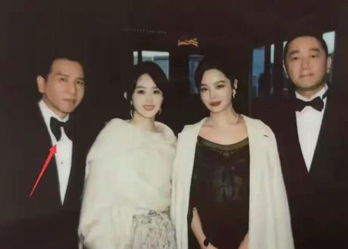 赵德胤单独带赵丽颖儿子玩耍
