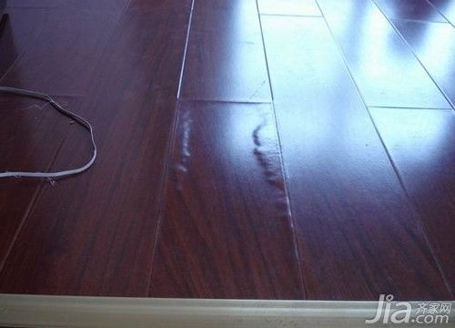 新房现6米裂缝业主获赔7000元