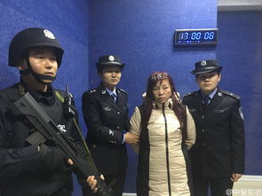 飞车党紧追吓哭小女孩 警方回应
