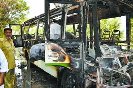 巴基斯坦内政部长回应校车爆炸事故