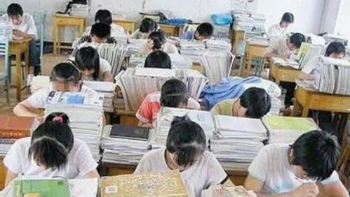 高考临近医生咆哮式喊话考生家长